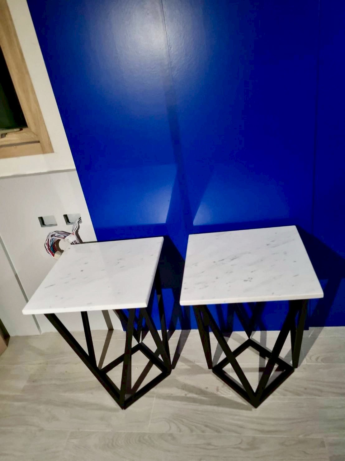 stainless-steel-table